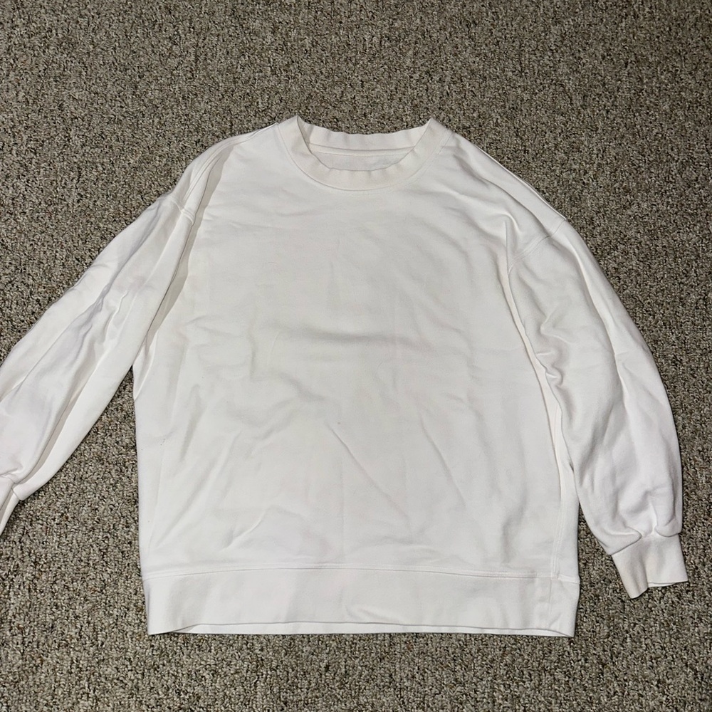 white lululemon women’s crewneck